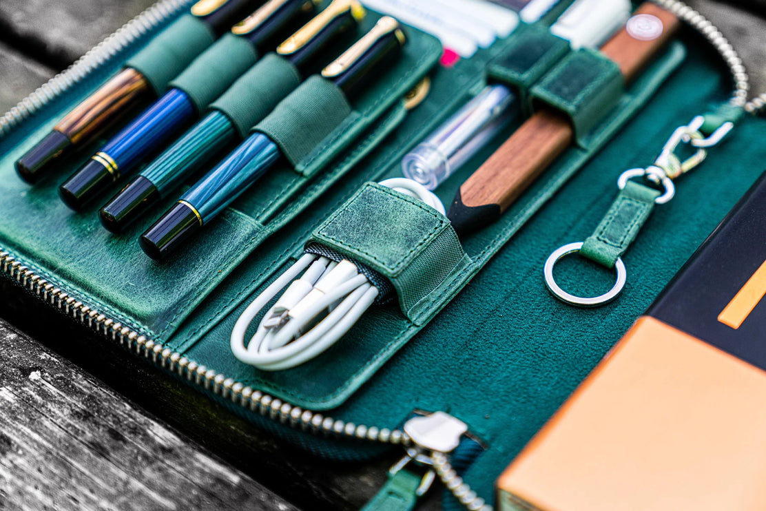 Zippered Leather A5 Notebook & Pen Folio - Forest Green
