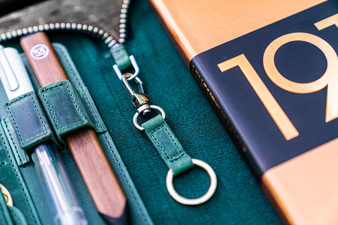 Zippered Leather A5 Notebook & Pen Folio - Forest Green