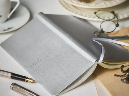Hobonichi Techo Weeks 2027 - Leather - Noble Silver