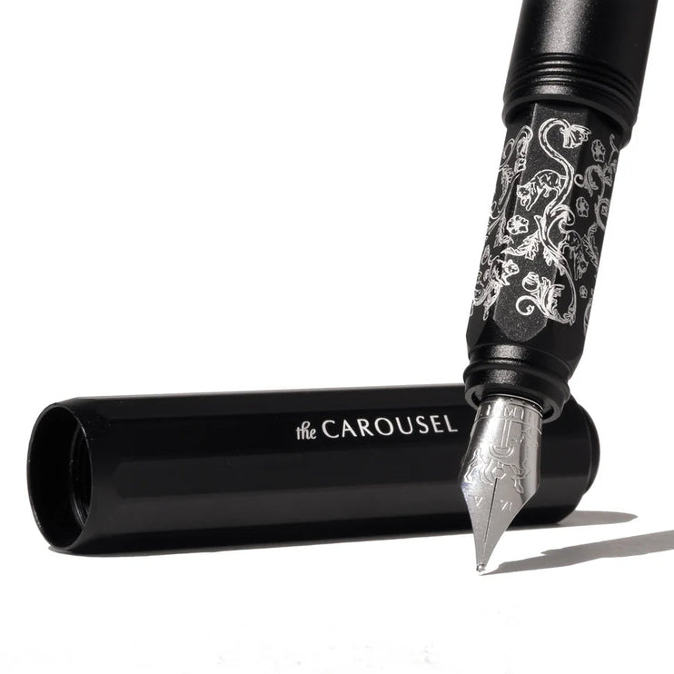 Aluminum Carousel Fountain Pen - Bearrington Black (Edición Limitada) - ColorSwatch