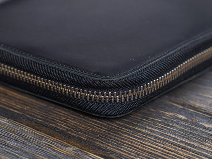 Folio de Cuero para cuaderno y plumas - Black - ColorSwatch