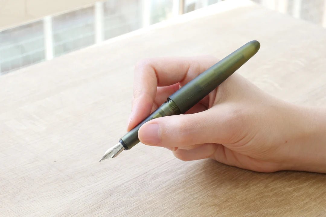 Frost - Fountain Pen - Translucent - ColorSwatch