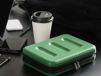 Hard Shell Case - L - Black - ColorSwatch