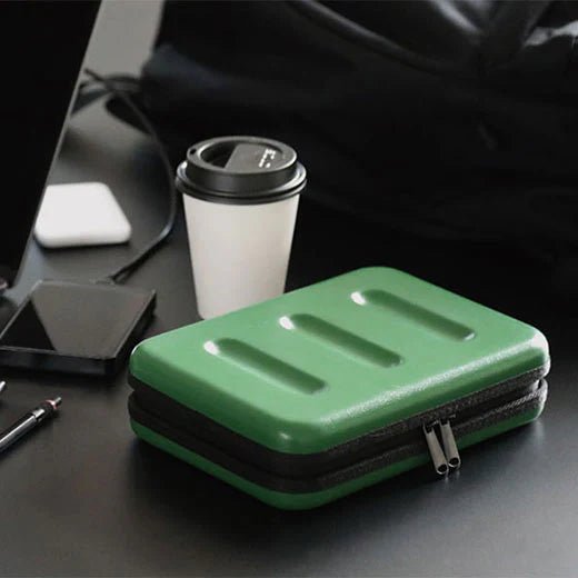 Hard Shell Case - L - Black - ColorSwatch