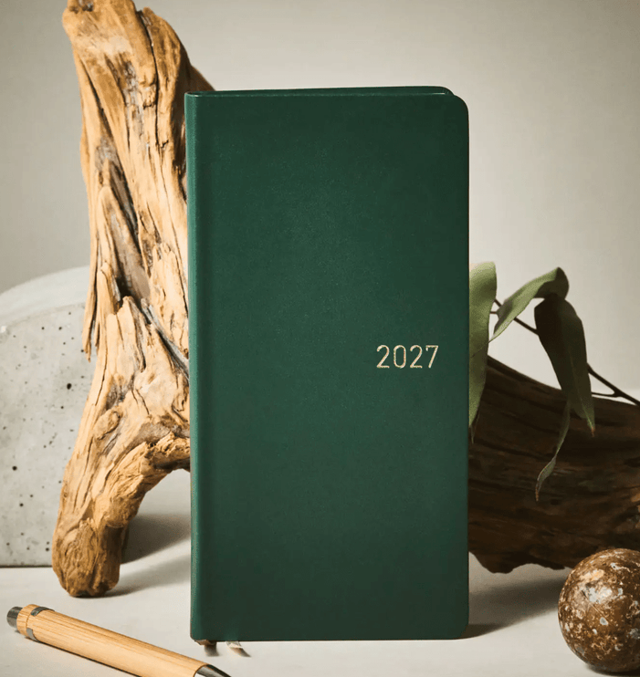 Hobonichi Techo Weeks 2027 - Leather - Forest Green - ColorSwatch