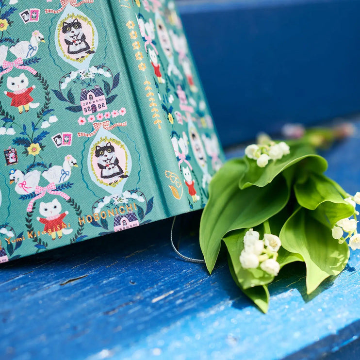 Hobonichi Techo Weeks 2027 - Yumi Katagishi - White Cat Wallpaper - ColorSwatch
