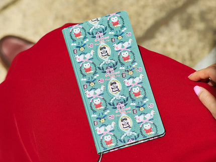 Hobonichi Techo Weeks 2027 - Yumi Katagishi - White Cat Wallpaper
