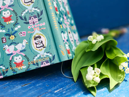 Hobonichi Techo Weeks 2027 - Yumi Katagishi - White Cat Wallpaper