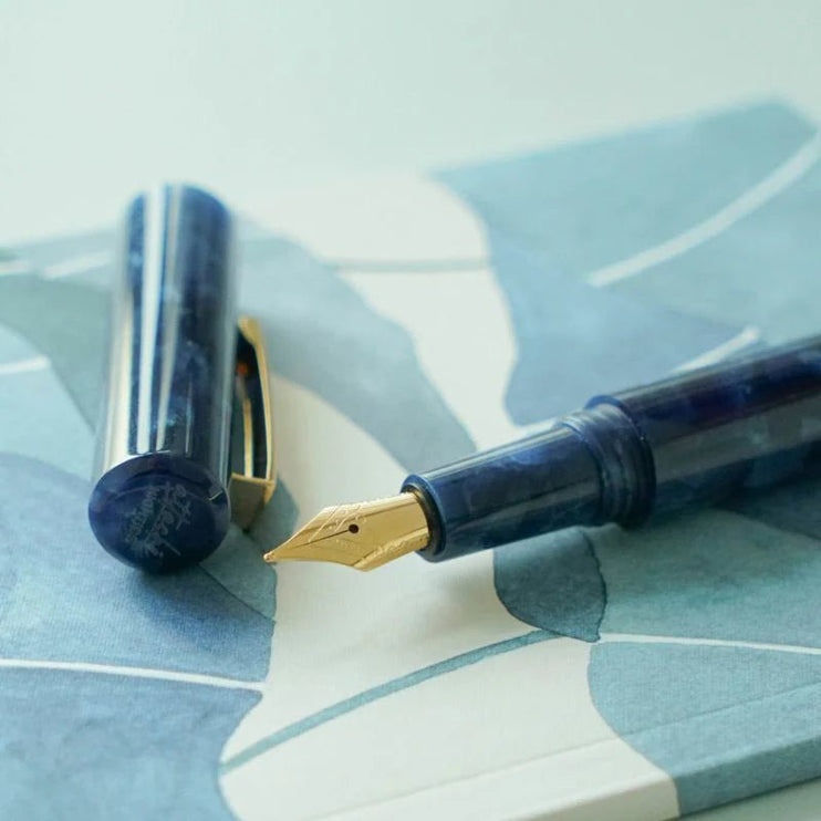 Marbled Fountain Pen - White - ColorSwatch