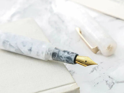 Marbled Fountain Pen - White - ColorSwatch