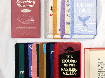 Marcapáginas Bordado Wearingeul - Clásicos Literarios - ColorSwatch