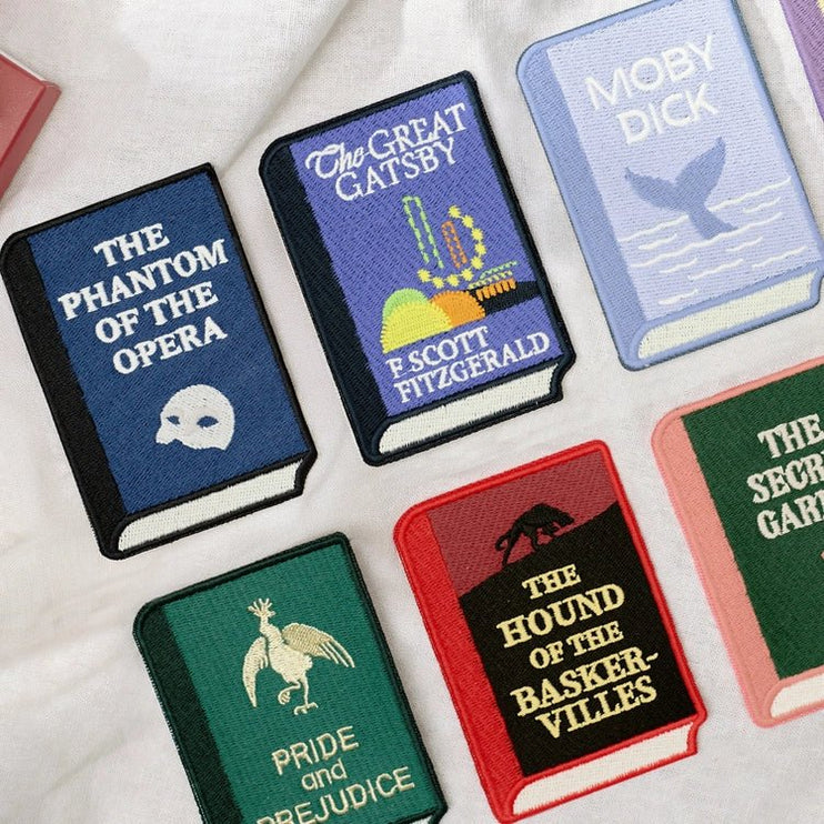 Marcapáginas Bordado Wearingeul - Clásicos Literarios - ColorSwatch