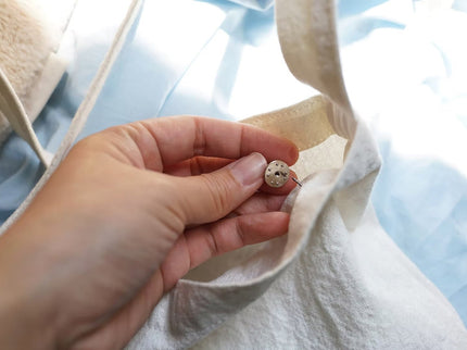 Pin - White Puppy - ColorSwatch