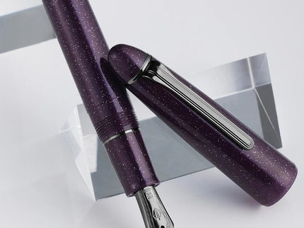 Pluma Fuente 1911 Ringless - Galaxy - Magellanic Clouds - ColorSwatch