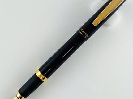 Pluma Fuente Celsus - Black - ColorSwatch