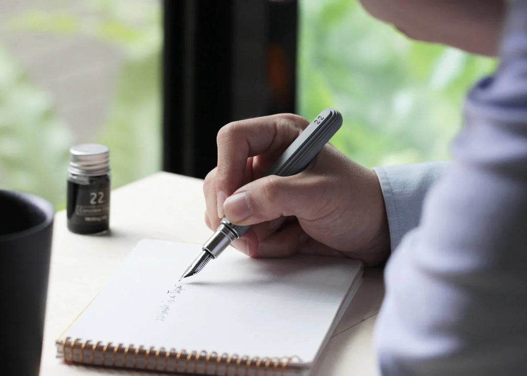 Pluma Fuente de Concreto - Contour - ColorSwatch