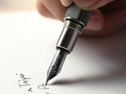 Pluma Fuente de Concreto - Contour - ColorSwatch