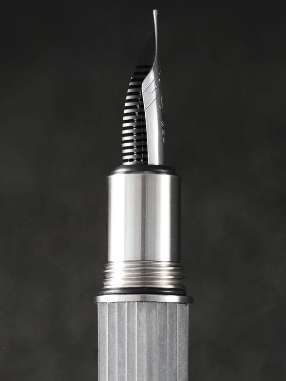 Pluma Fuente de Concreto - Contour - ColorSwatch