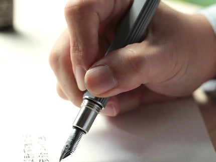 Pluma Fuente de Concreto - Contour - ColorSwatch