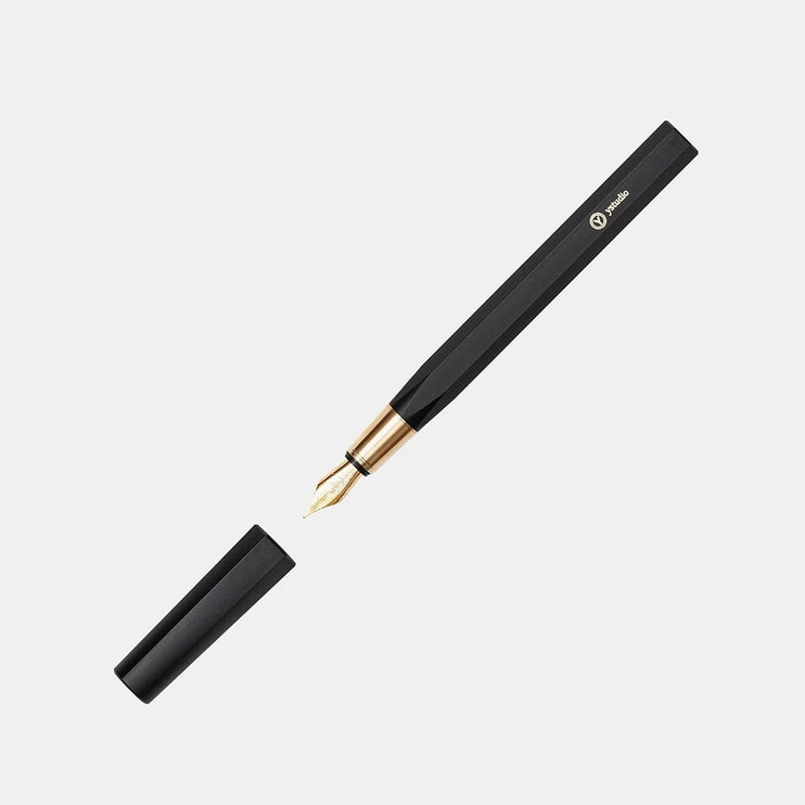 Pluma Fuente de Resina - Negro - M - ColorSwatch