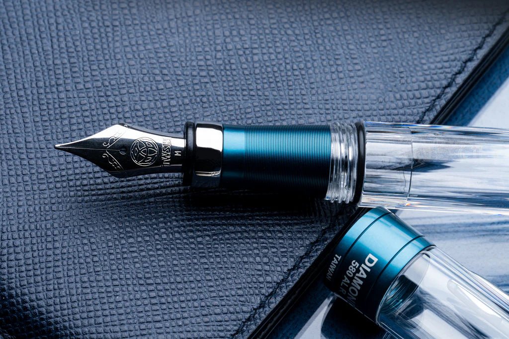 Pluma Fuente Diamond 580 ALR - Prussian Blue - ColorSwatch