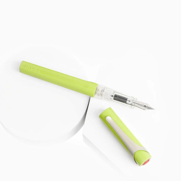 Pluma Fuente Swipe - Pear Green - ColorSwatch