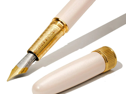 Pluma Fuente - The Joule - Chantilly Lacewood - ColorSwatch