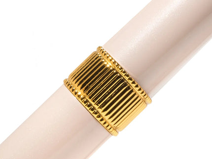 Pluma Fuente - The Joule - Chantilly Lacewood - ColorSwatch