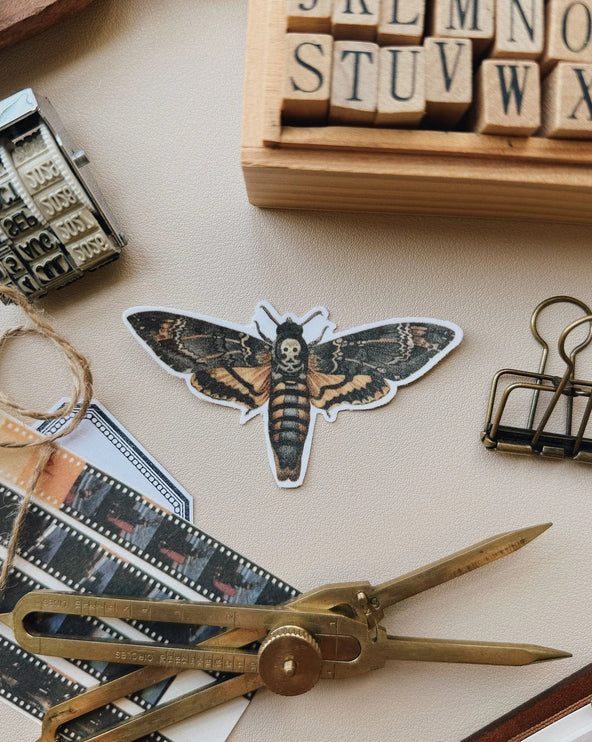 Sticker de Vinilo - Death's-Head Hawkmoth - ColorSwatch