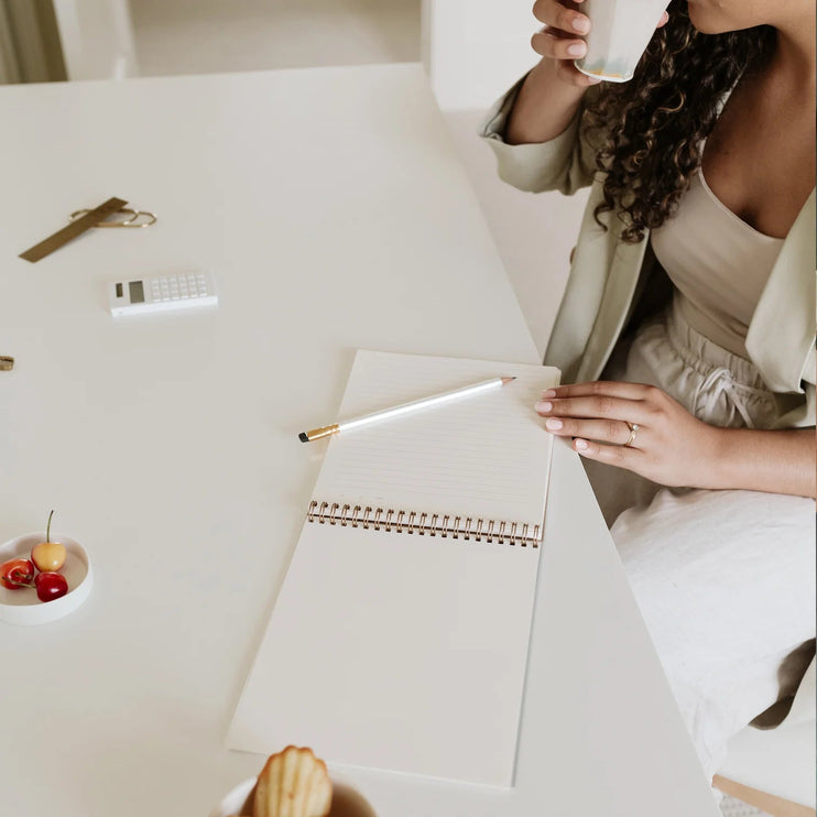 "To Note" Cuaderno Vertical de Líneas - Chalk White - ColorSwatch