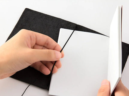 TRAVELER's notebook Cover - Passport - Black - ColorSwatch