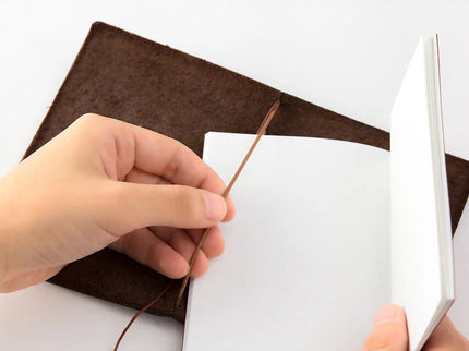TRAVELER's notebook Cover - Passport - Brown - ColorSwatch