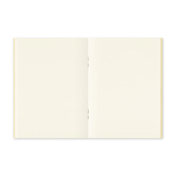 TRAVELER's notebook Refill - Passport - 013 MD paper blank - ColorSwatch