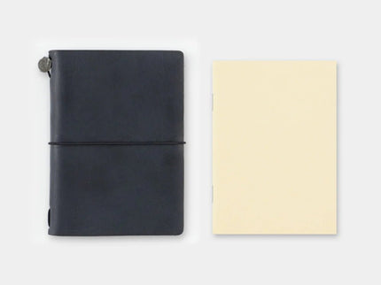 TRAVELER's notebook Refill - Passport - 013 MD paper blank - ColorSwatch