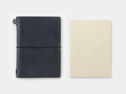 TRAVELER's notebook Refill - Passport - 05 Light Paper - ColorSwatch