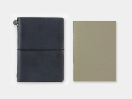 TRAVELER's notebook Refill - Passport - Free Diary Weekly - ColorSwatch