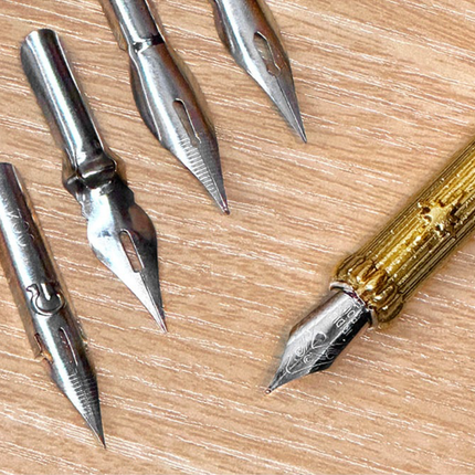 Psyche Feather Pen & Holder Set