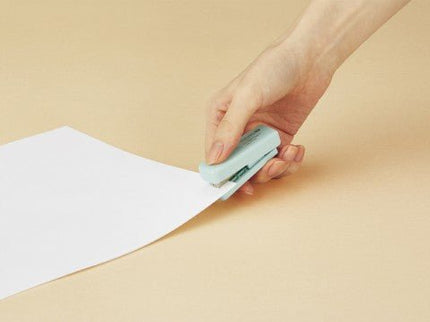 Engrapadora Mini Portátil - Menta - ColorSwatch